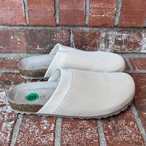 Italian Shoemakers Cream Mesh Mules Size 8 Women's Clogs Slip On Made in Italy